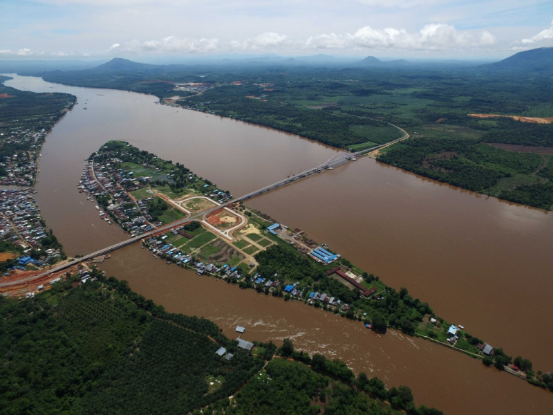 從智能手機(jī)到家電,從鐵路到大橋,中國(guó)制造正在以日益提升的實(shí)力獲得海外的認(rèn)可和接受。